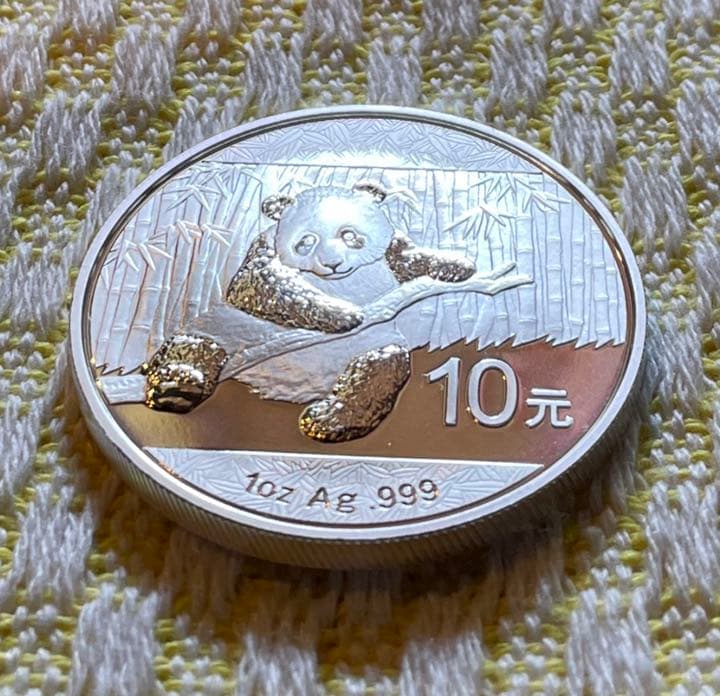 2014年 純銀 パンダ銀貨 1オンス中国 10元 シルバーコイン - メルカリ