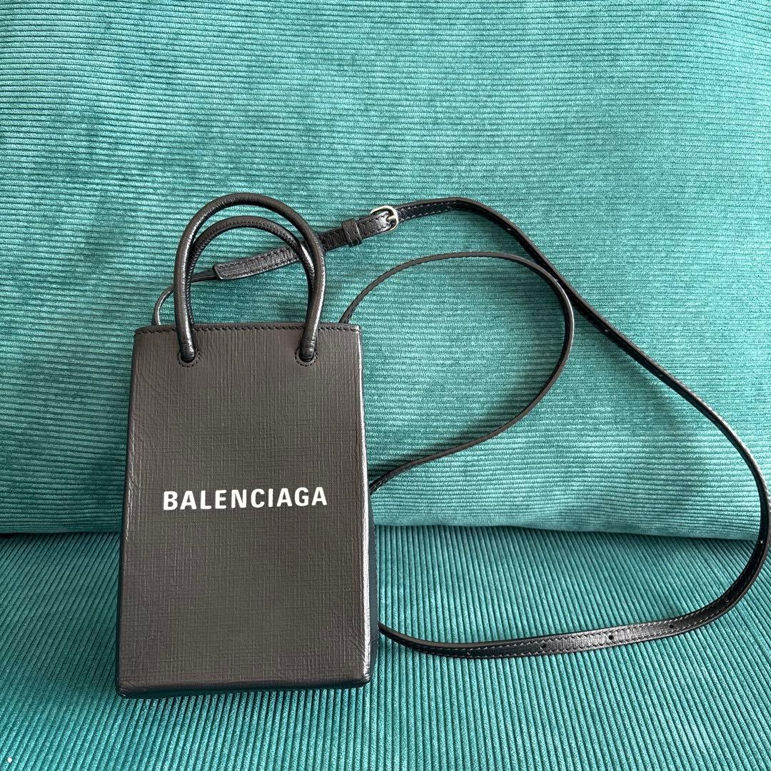 BALENCIAGA ブラックショルダーバッグ - メルカリ