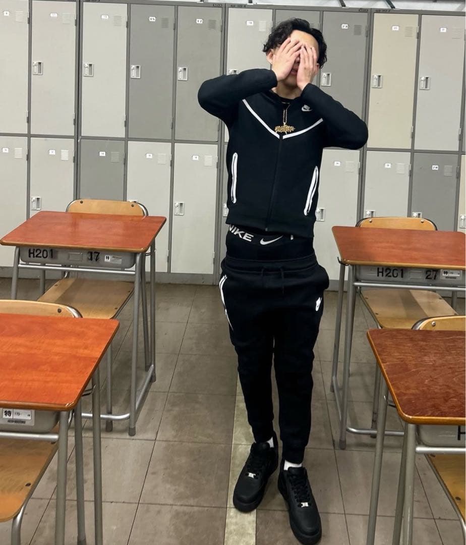 t*r様 Nike テックフリース tee shyne着用 - メルカリ