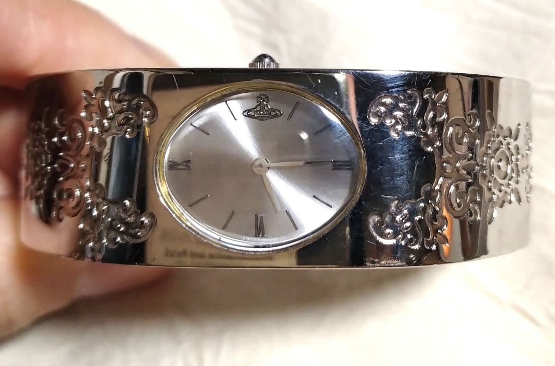 ヴィヴィアンウエストウッド バングル型ウォッチ 腕時計 - メルカリ