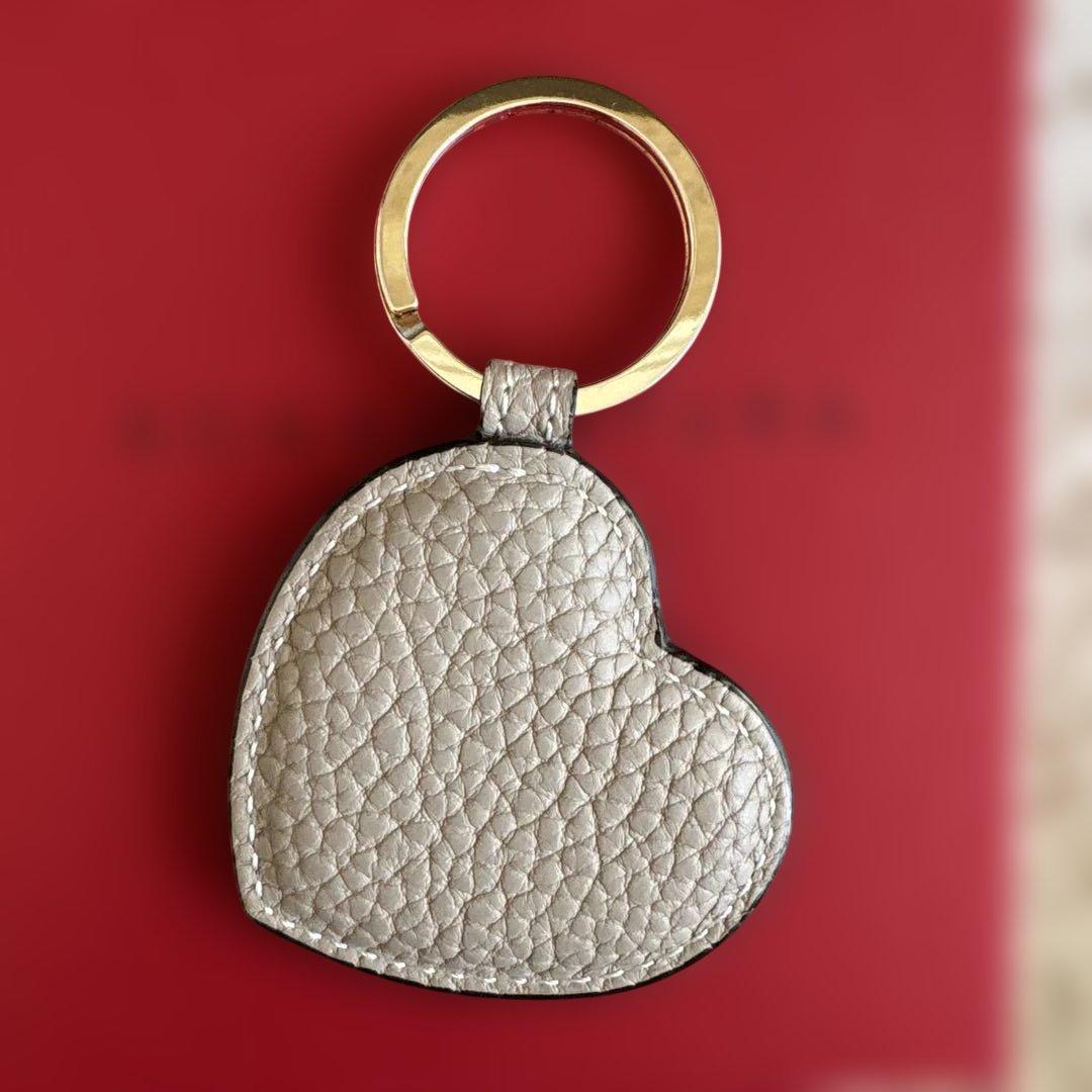 BONAVENTURA ハートキーホルダー グレージュ - メルカリ