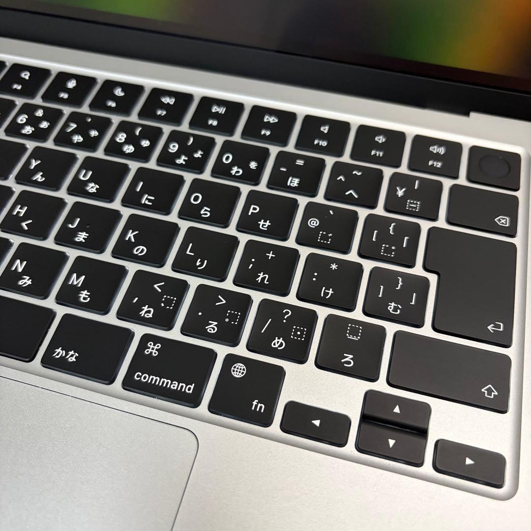 【2025年購入】MacBook Air M2 2022 16GB 256SSD
