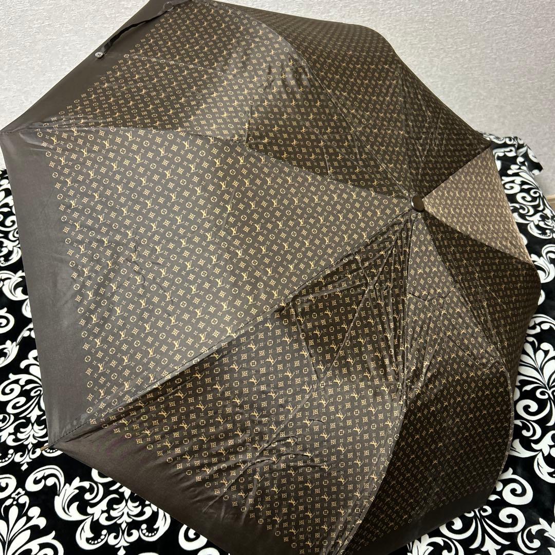 ♦️ヴィトン♦️モノグラム折りたたみ傘♦️総柄…美品♦️