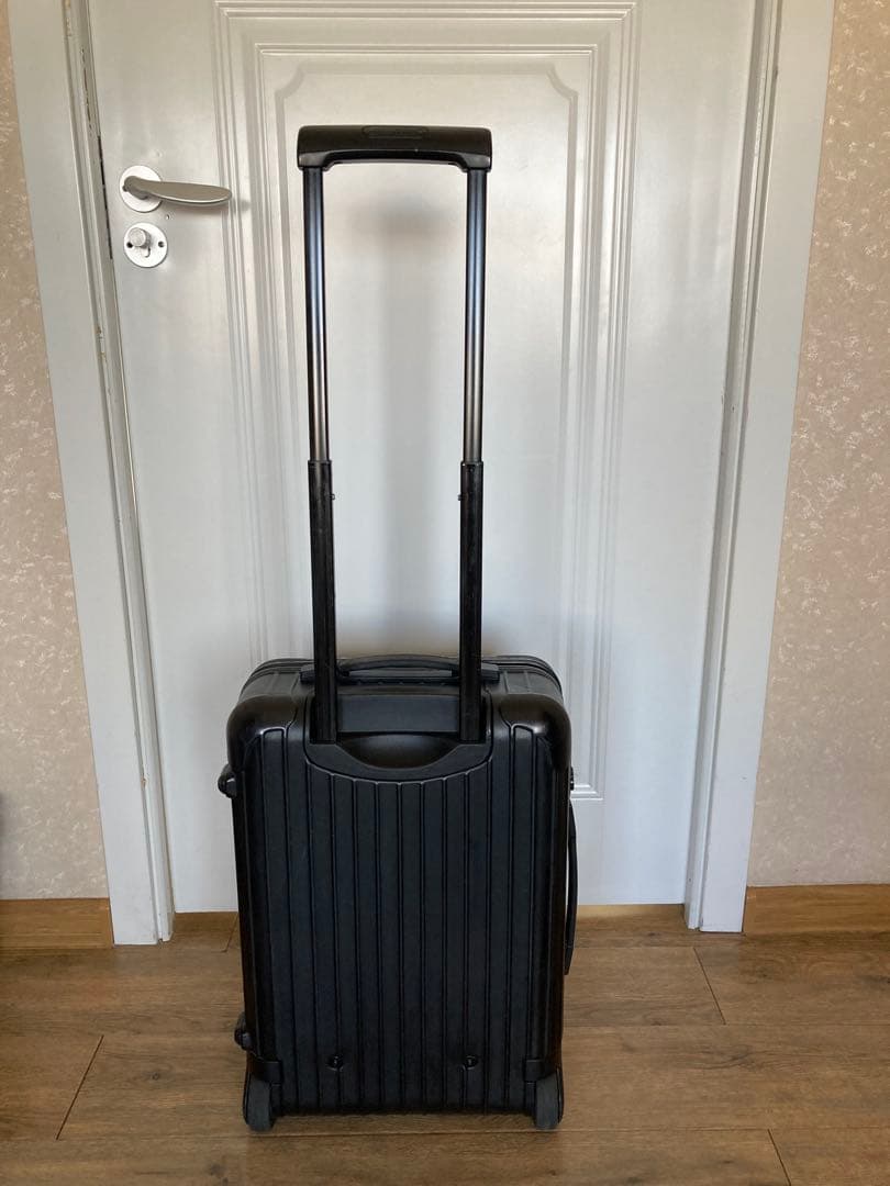 リモワサルサ2輪 デジタル迷彩仕様 最新TSA搭載☆艶消黒35ℓ機内持込