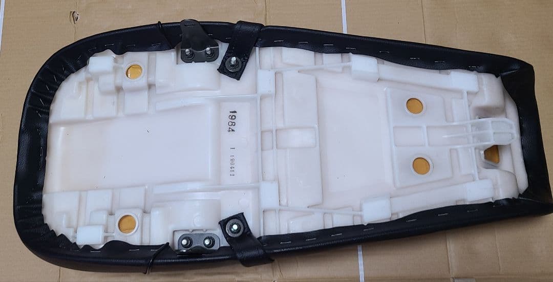 Kawasaki 250TR　純正シート