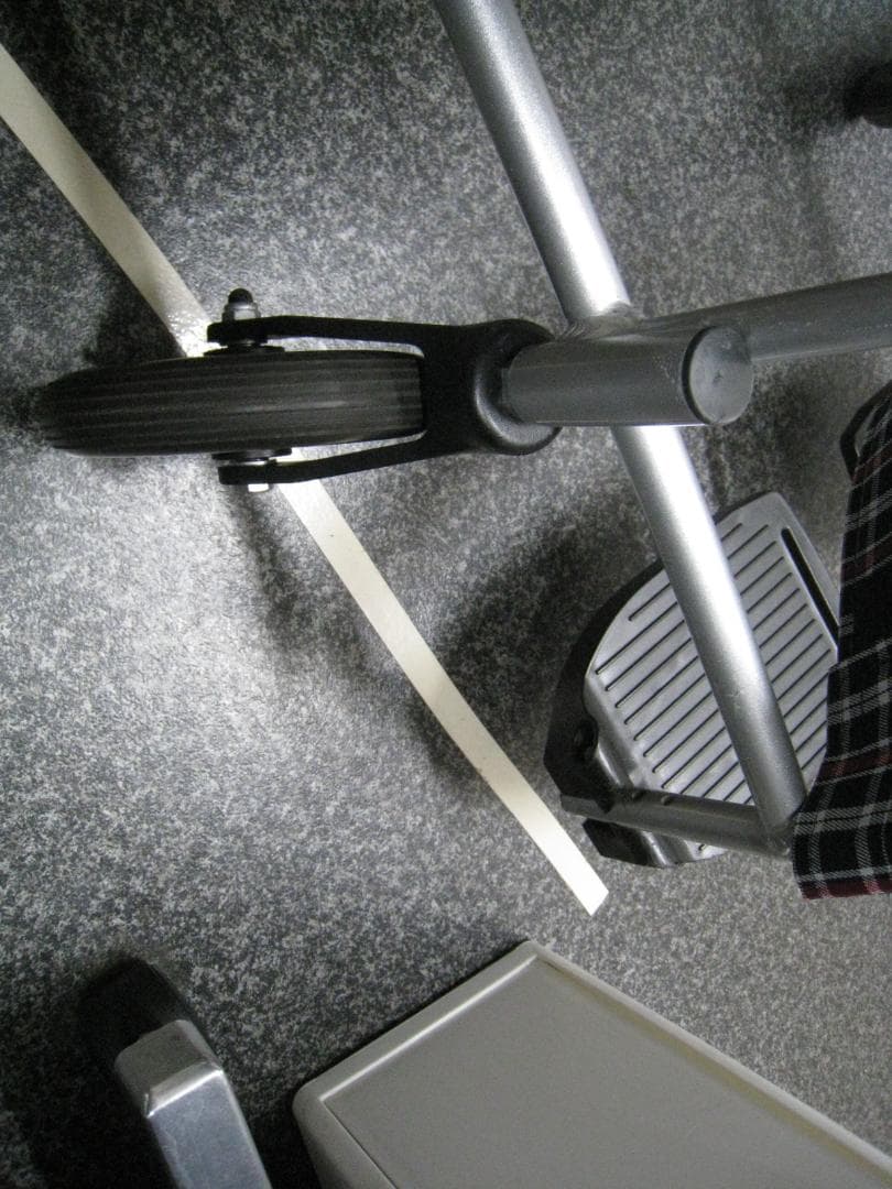 【送料無料】自走式車椅子 ノーパンク 日進医療器 NEO-1　⑭