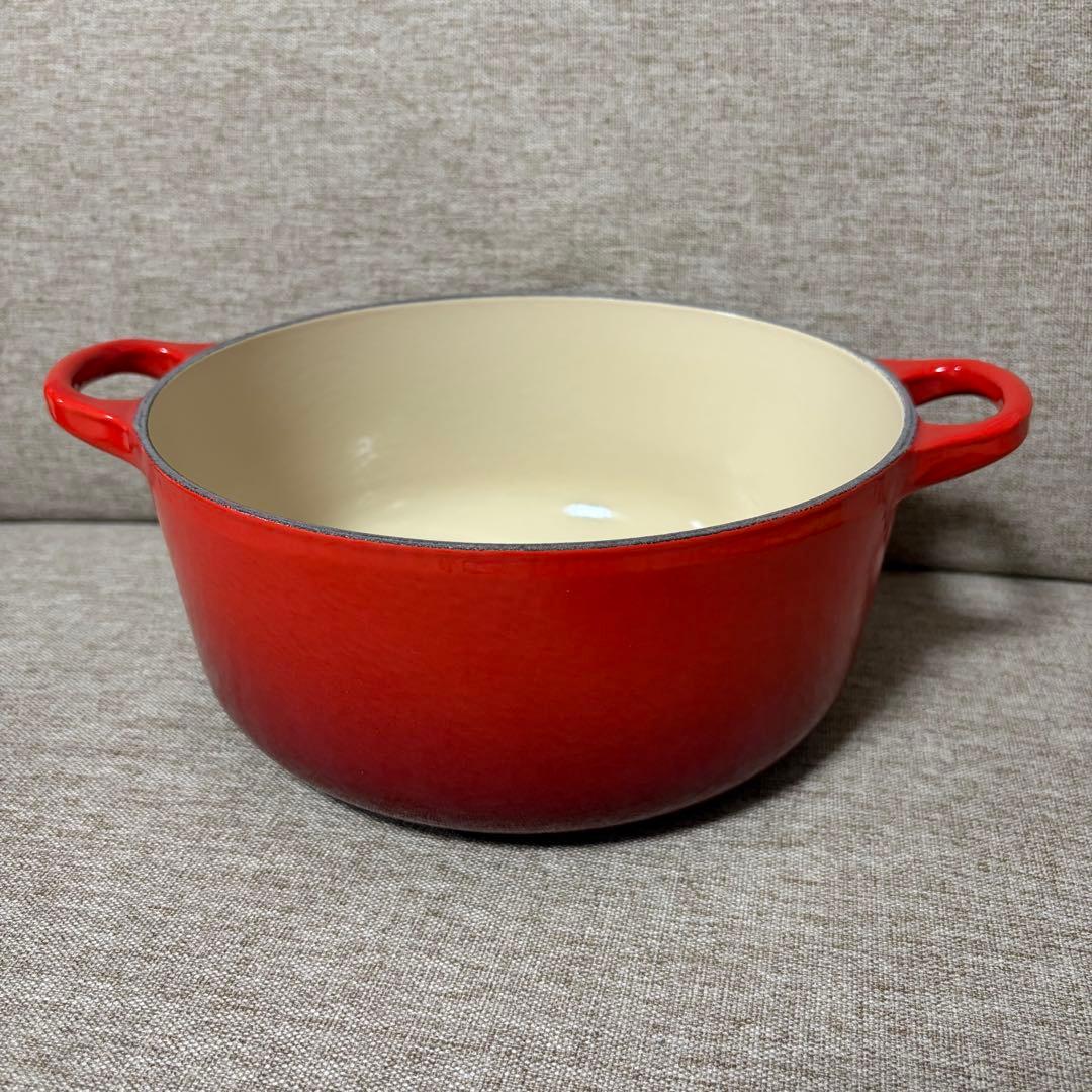 LE CREUSET ココットロンド　チェリーレッド 両手鍋 2.4L