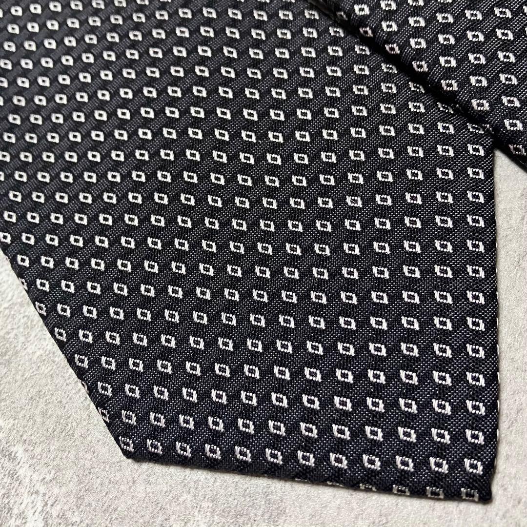 新品同様 ジョルジオアルマーニ ネクタイ 光沢感 無地調 イタリア製