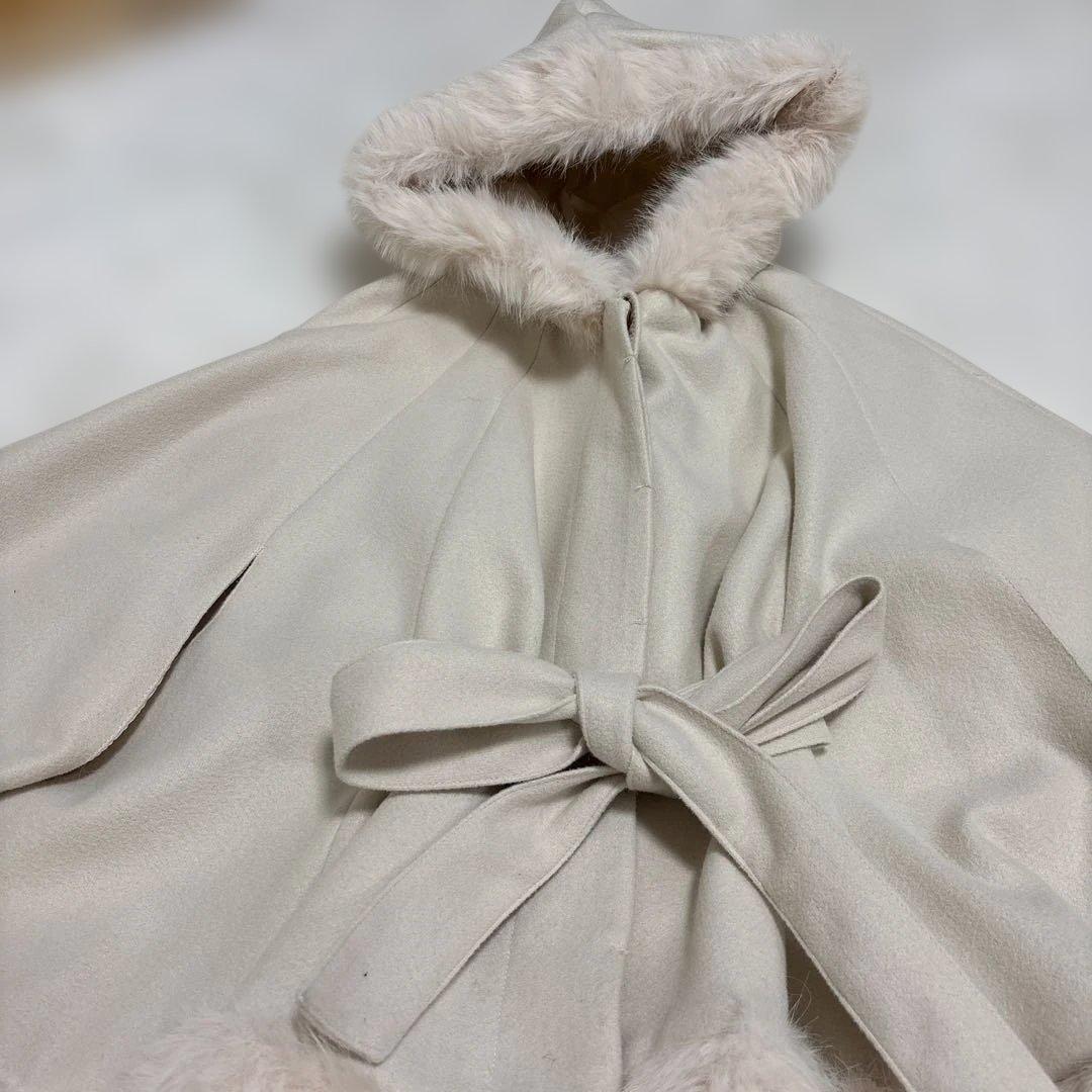 アイボリー フード付き ポンチョ・ケープコート - メルカリ