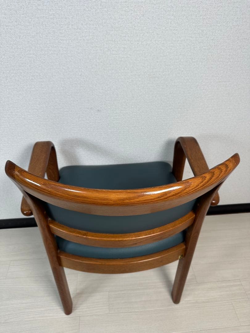 （1/6）飛騨産業 キツツキ アームチェア ダイニングチェア 革 木製 ※i4※