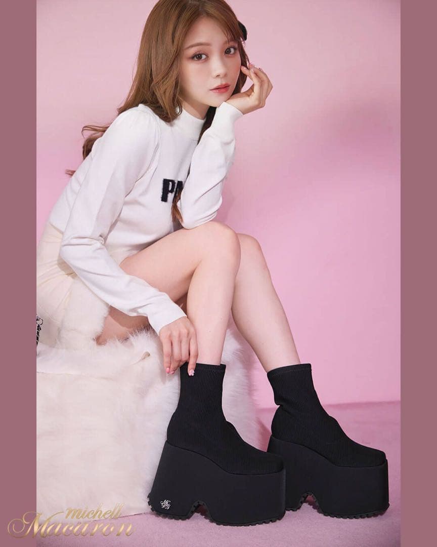 新品未使用 ミシェルマカロン 厚底ストレッチショートブーツ M - メルカリ