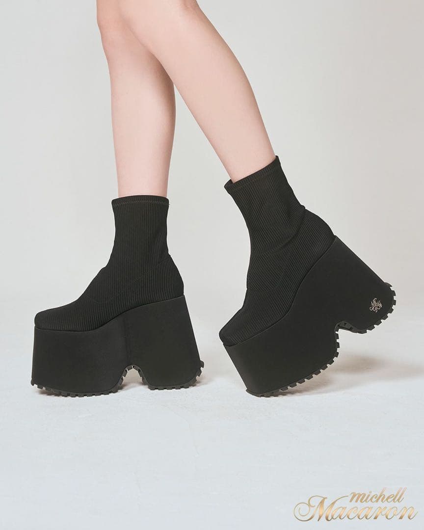 新品未使用 ミシェルマカロン 厚底ストレッチショートブーツ M - メルカリ