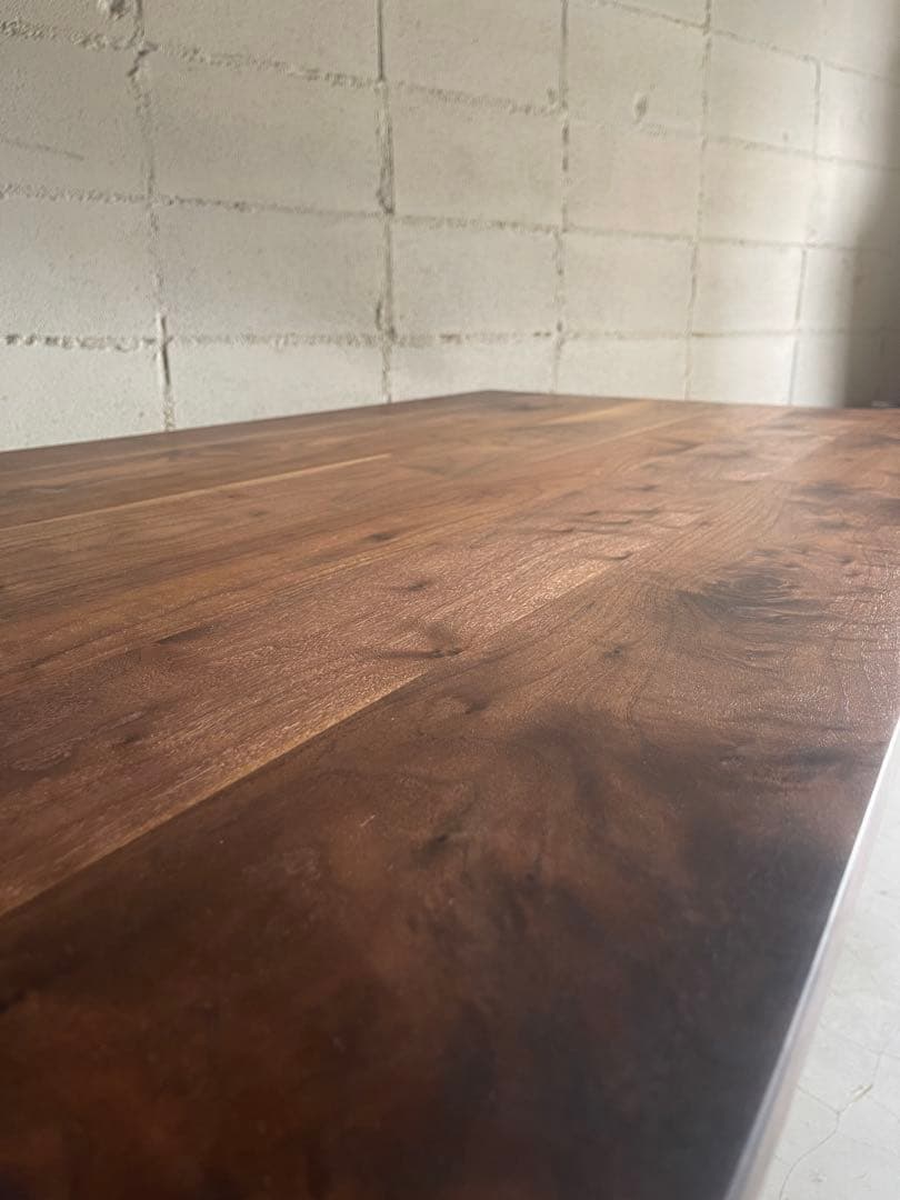 美品　ウォールナット無垢材　ダイニングテーブル　アイアン脚　脚取付位置変更可