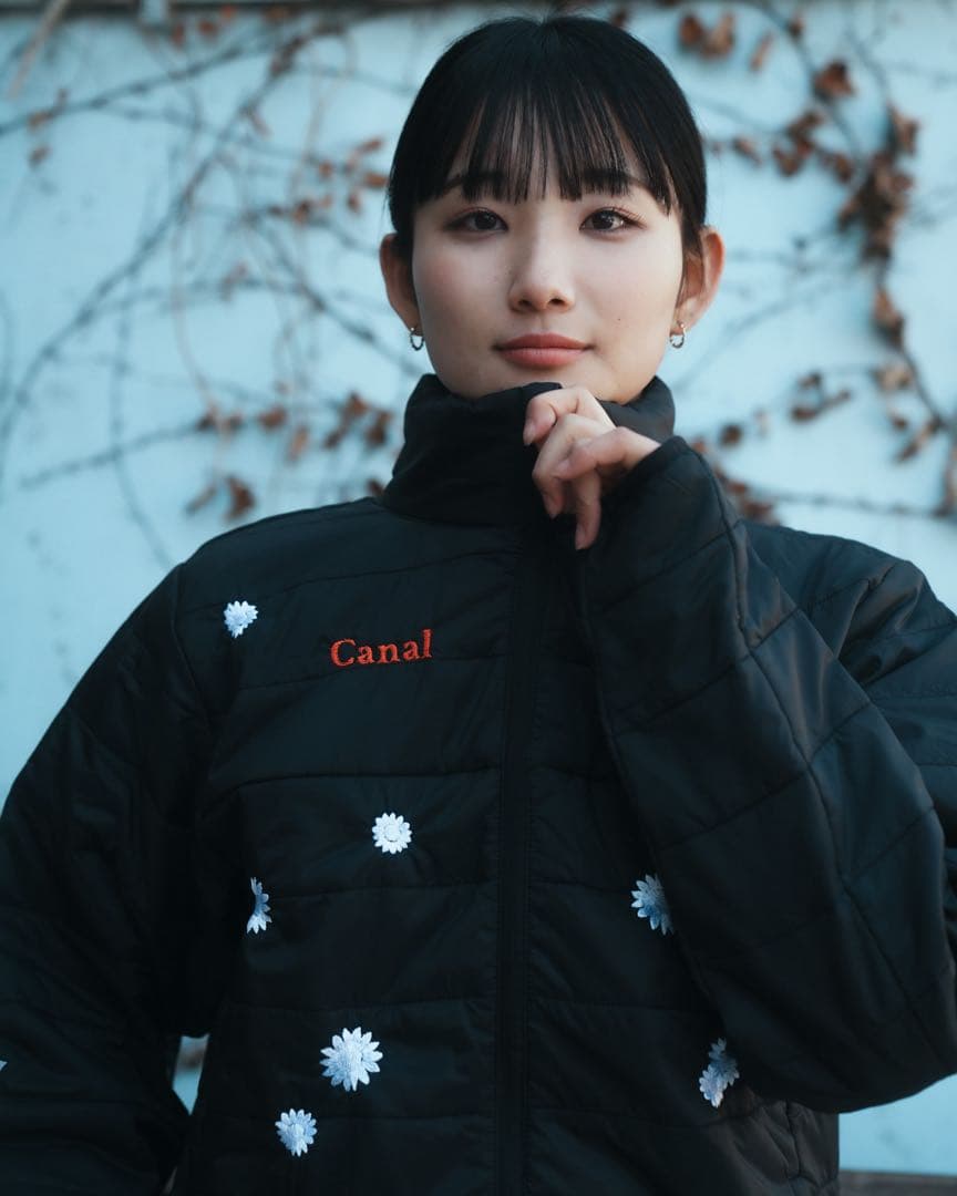 まっつん様 花刺繍入りのパテッドジャケット L - メルカリ