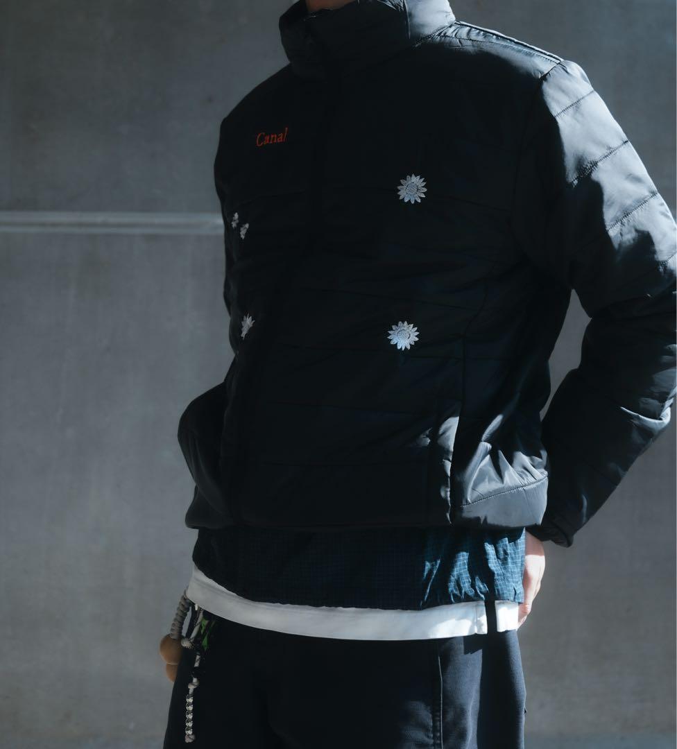 まっつん様 花刺繍入りのパテッドジャケット L - メルカリ