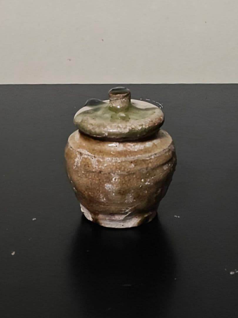 極小古瀬戸蓋付き小壺　室町時代〜桃山 古瀬戸 古美濃 古美術 六古窯 古陶器 極小古瀬戸蓋付き小壺 室町時代〜桃山 古瀬戸 古美濃 古美術 六古窯 古