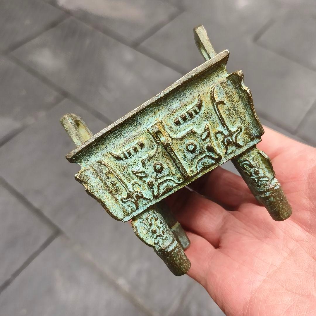四足双耳薫香炉 香挿炉 置件 銅器 装飾品 工芸品 美術品 - メルカリ