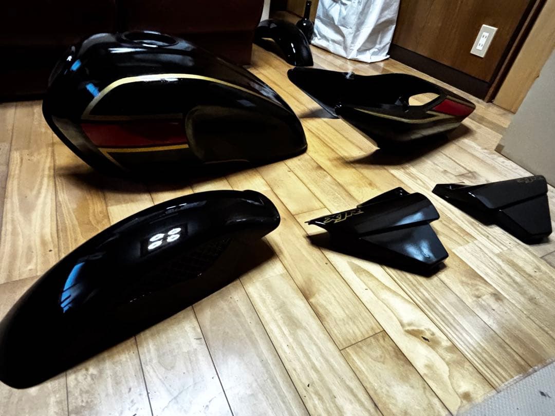 XJR400 rh02 タンク テール サイドカバー - メルカリ