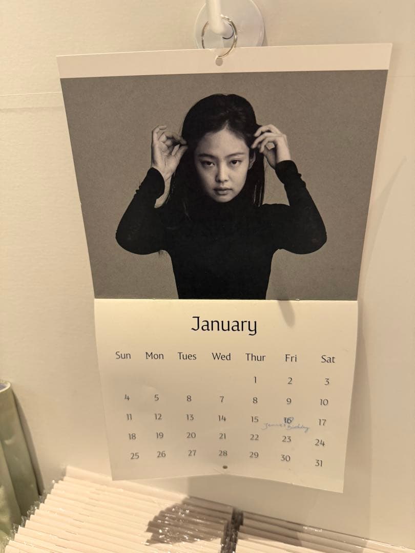 JENNIE J2NNI5 popup 代官山 蔦屋 カレンダー JENNIE J2NNI5 popup 代官山 蔦屋 カレンダー - メルカリ