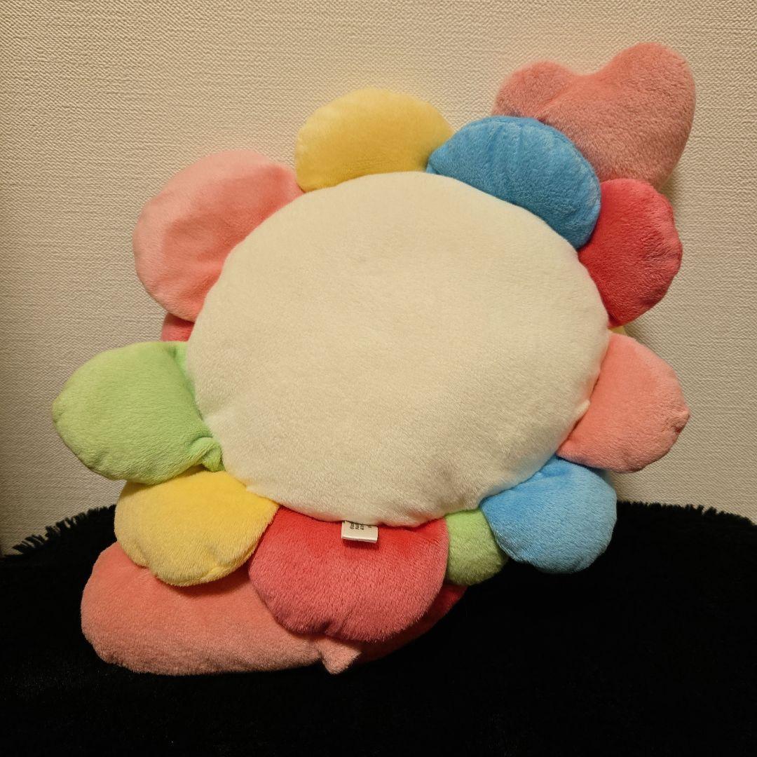 レア】村上隆 × シュウウエムラ 非売品 フラワークッション - メルカリ