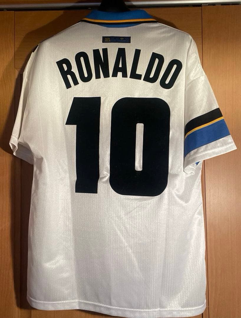 インテル RONALDO 背番号10 ユニフォームシャツ UMBRO - メルカリ