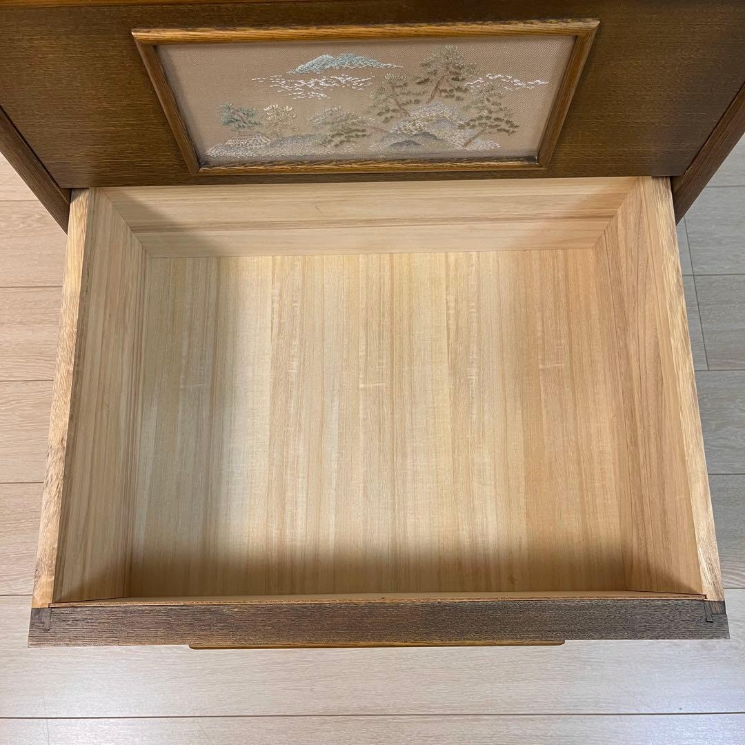 こ50)戸塚刺繍 風景画 木製多段チェスト 洋箪笥 - メルカリ