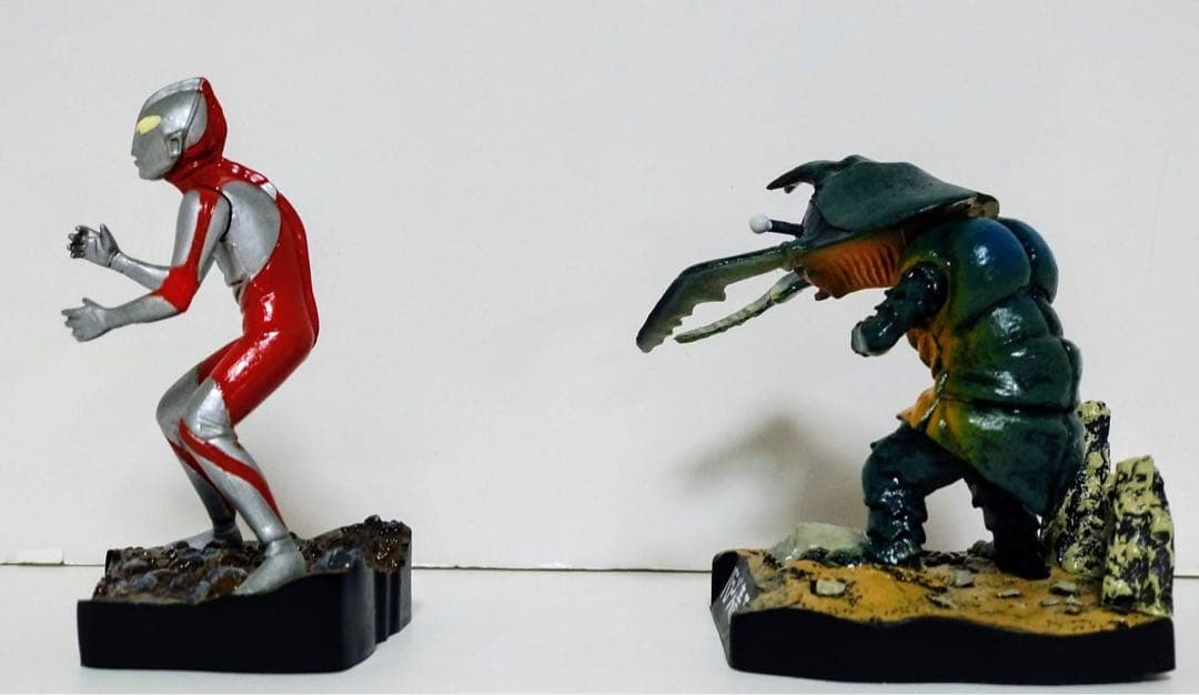 ウルトラ怪獣名鑑『ウルトラマン（A）』＆『バラージの青い石』アマダ