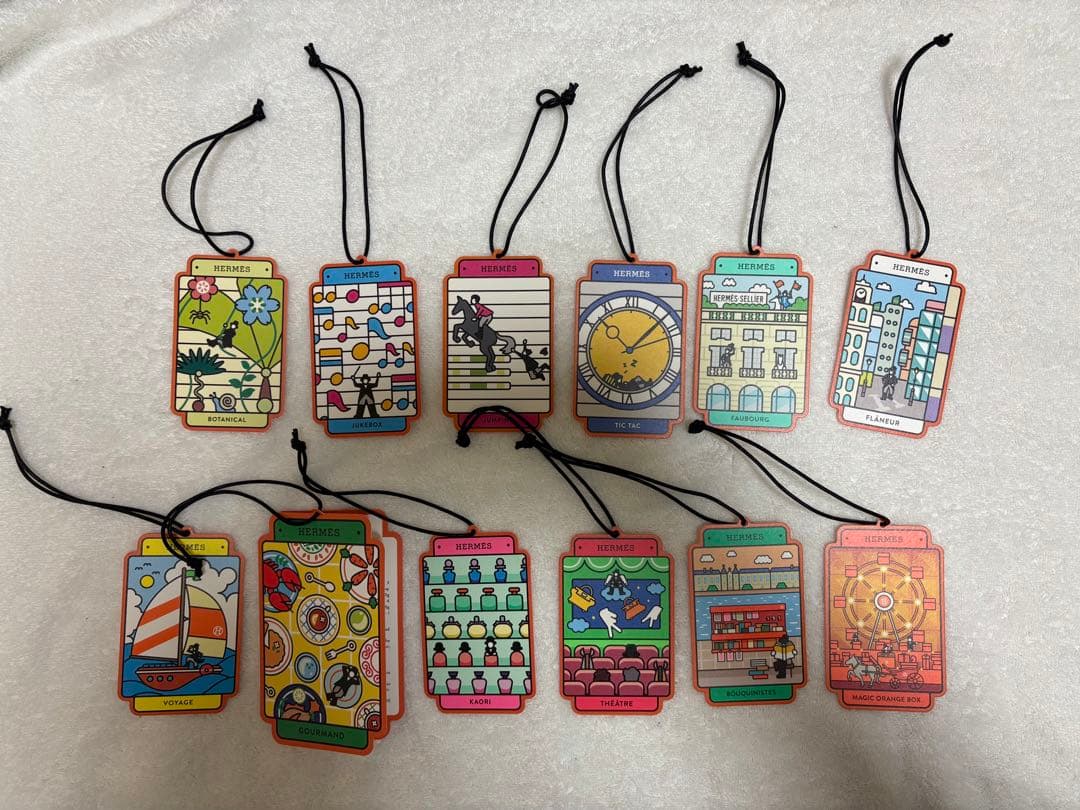 HERMES ランタンエルメス ノベルティチャーム 12ヶ月コンプリートセット 12月の「ランタンエルメス」は「DRAWN TO HOLIDAYS - ホリデーを描く