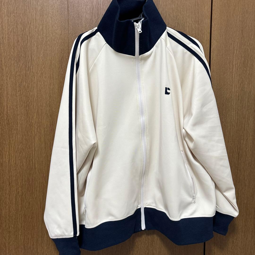 トラックジャケット アイボリー お迎え渋谷くん chillfar - メルカリ