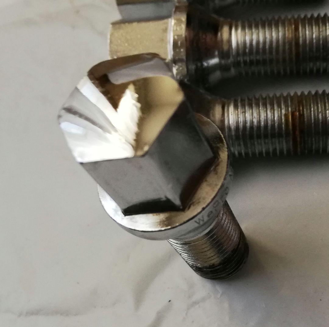 値下げ McGard 37181/M14 x 1.5シュラウベボルト16本セット - メルカリ