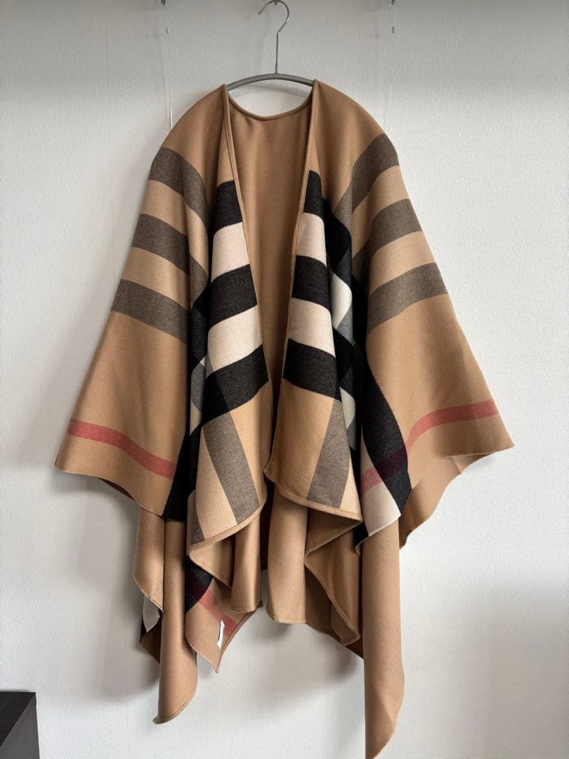 バーバリー　リーバシブルケープ