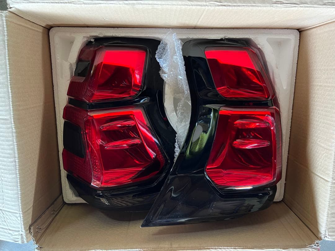 【今年中】ランドクルーザープラド150系 社外テールランプ LANBO LED テールランプ［ランドクルーザープラド J150/151W］