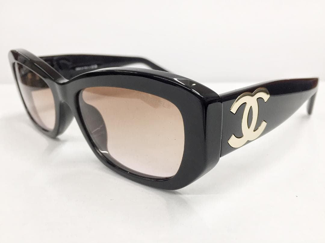 美品 CHANEL/シャネル ブラックカラー セル サングラス 5493 SUMMER23-A71526-X08101-