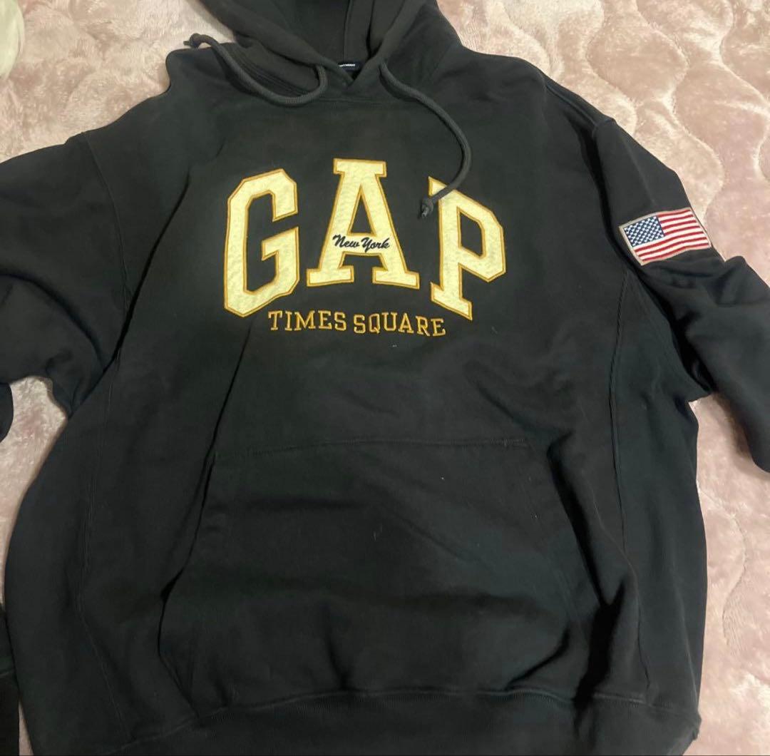 GAP TIMES SQUARE パーカー 黒 - メルカリ