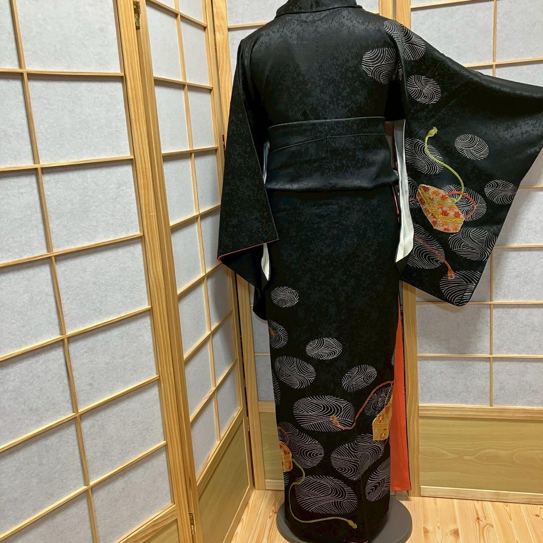 7521］訪問着 美品 文箱花文様 駒刺繍 黒 金彩 正絹 着物 袷 - メルカリ