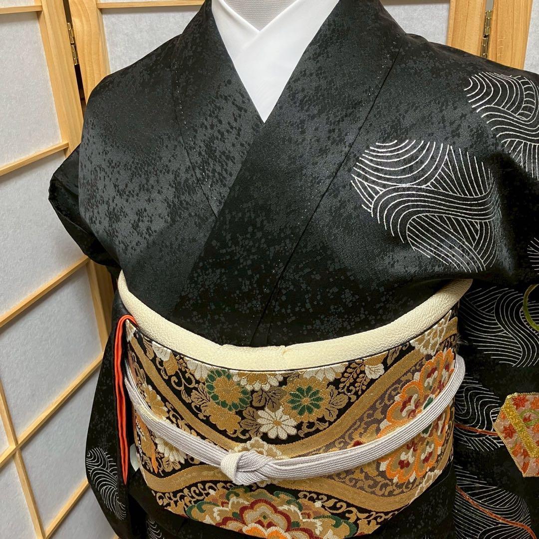 7521］訪問着 美品 文箱花文様 駒刺繍 黒 金彩 正絹 着物 袷 - メルカリ
