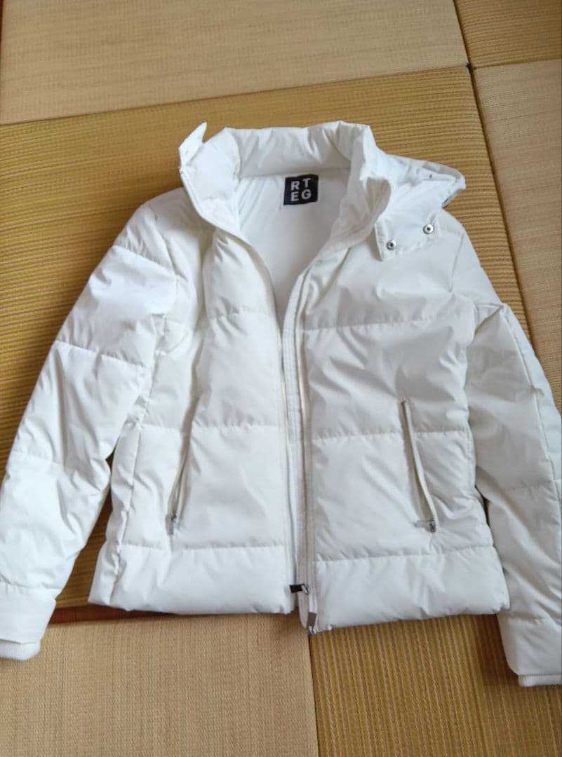 アダムスジャグラーホワイト ダウンジャケット EG/FREAK - メルカリ