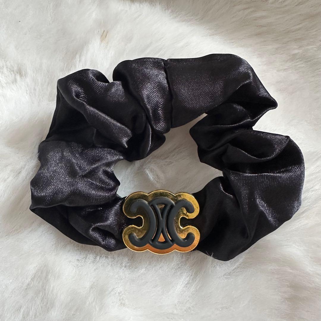 CELINE ロゴ付きシュシュ ノベルティ - メルカリ