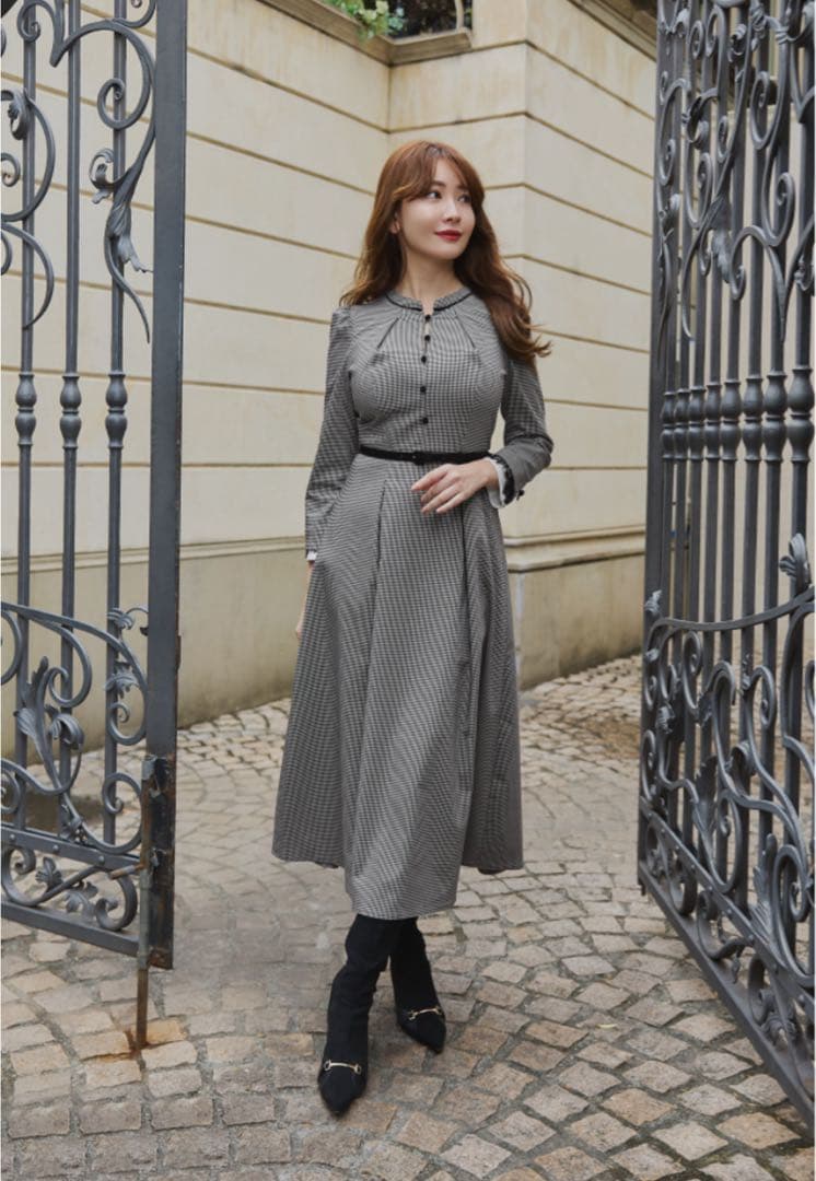 Classic Monochrome Check Midi Dress - メルカリ