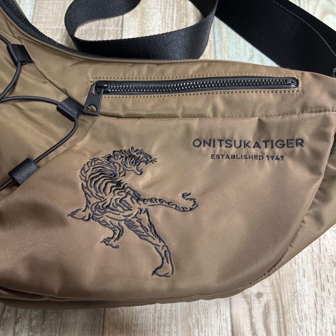 オニツカタイガー メッセンジャーバッグ - メルカリ