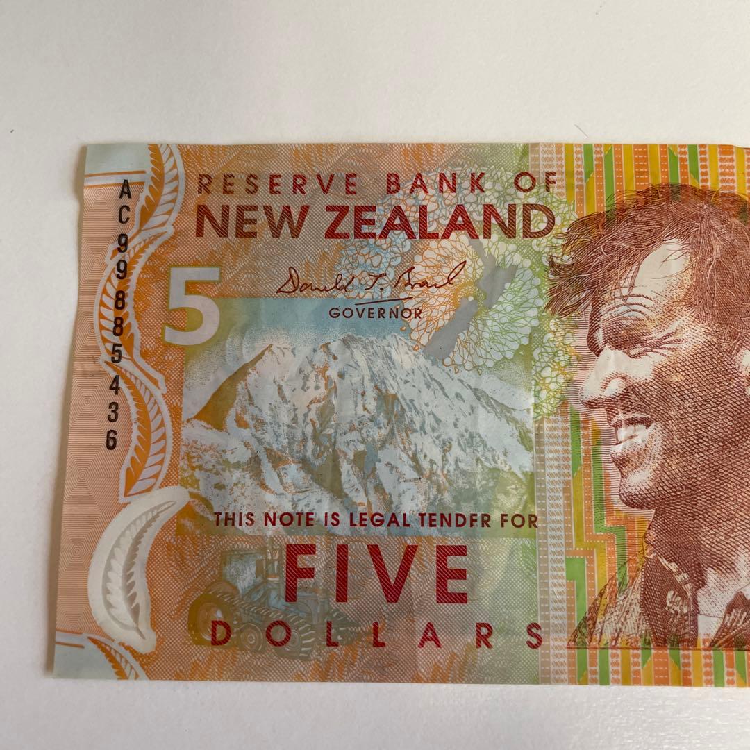 ニュージーランド 旧紙幣 5ドル札 - メルカリ