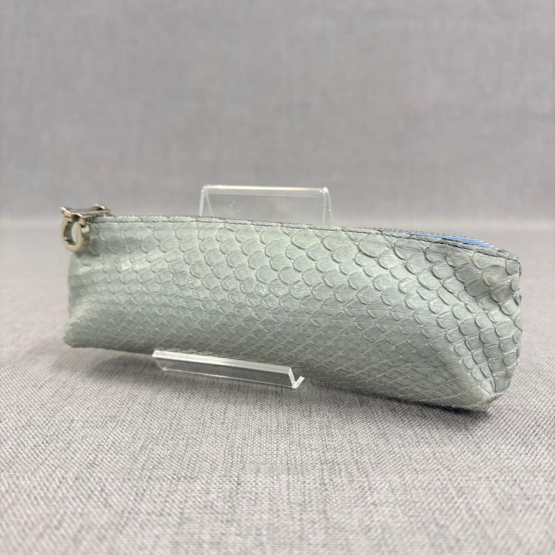 SalvatoreFerragamo フェラガモ ポーチ ペンケース ガンチーニ - メルカリ