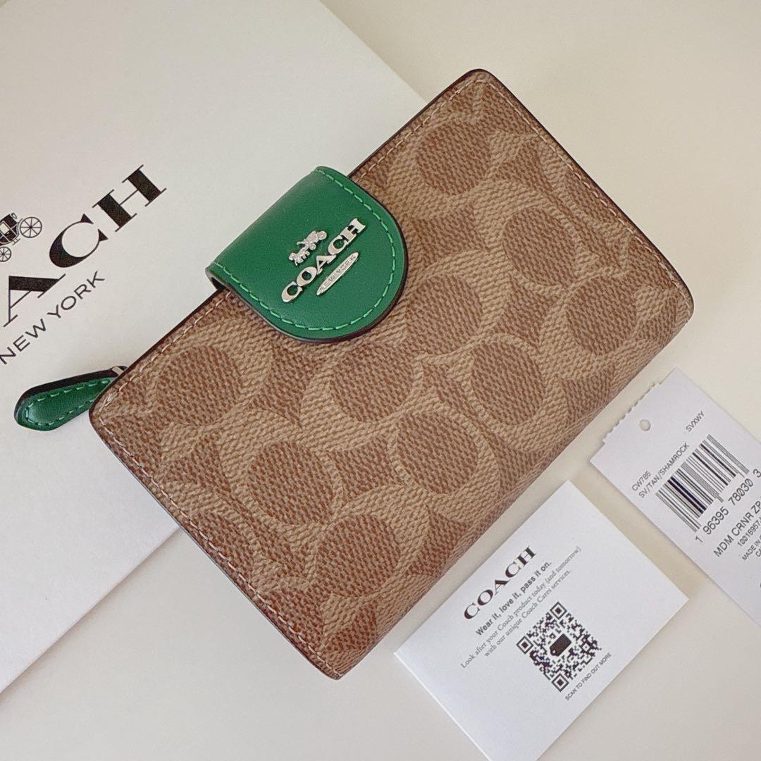 COACH コーチ　折り財布　シグネチャー　グリーン　緑色　二つ折り財布