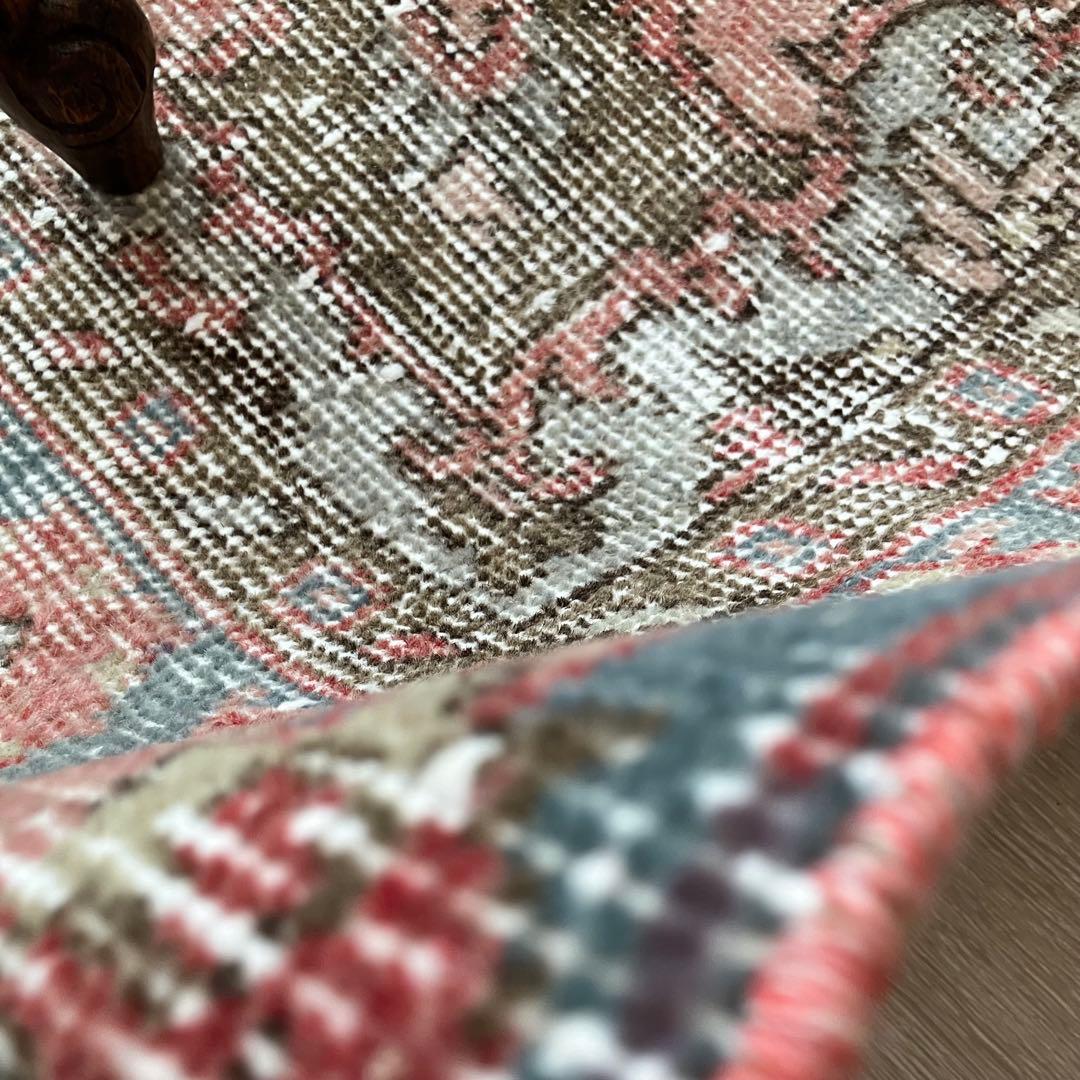 淡ピンクレッド✳︎50×110くすみブルーココの字フラワー　トルコヴィンテージラグ