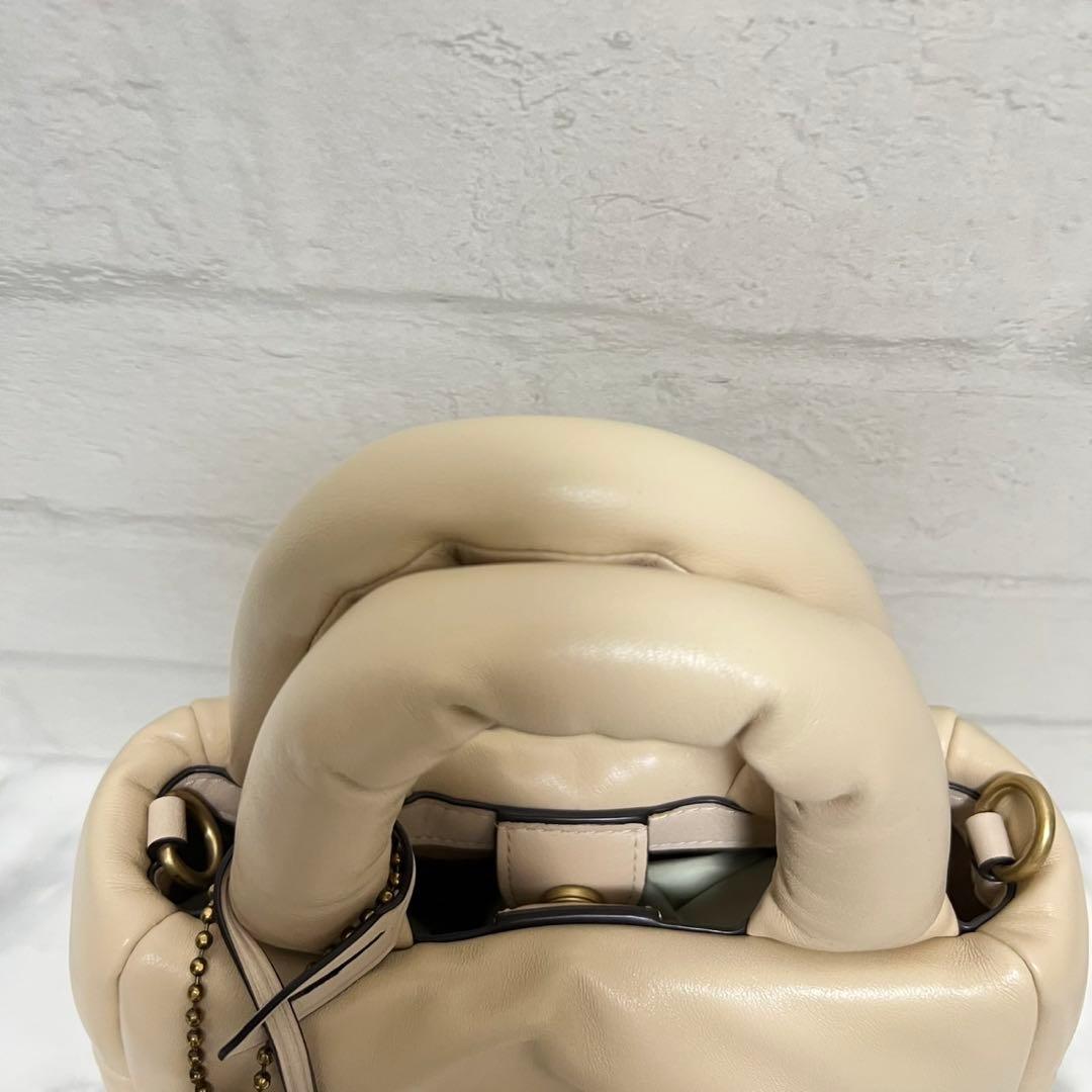 【極美品】コーチ　ミニピロートートバッグ　2way ショルダーバッグ　アイボリー