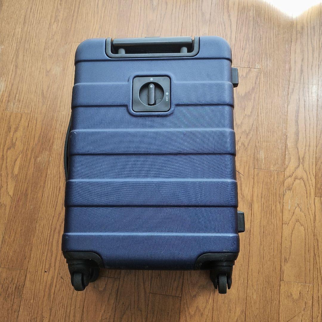 無印良品 33リットル 紺色系 バーを自由に調節できるハードキャリーケース