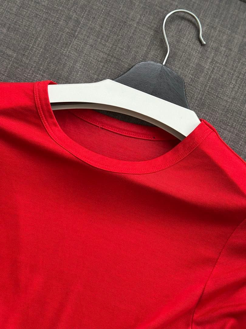 シモーネ・ロッチャのリボン付きTシャツ