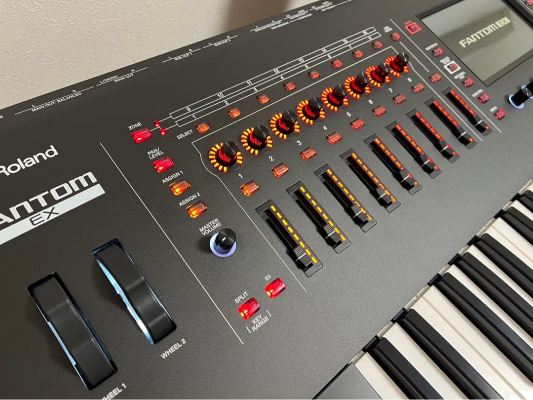 【ほぼ未使用品】Roland FANTOM-6EX Roland Fantom-6 EX 61-Key Music Workstation Synthesizer Keyboard