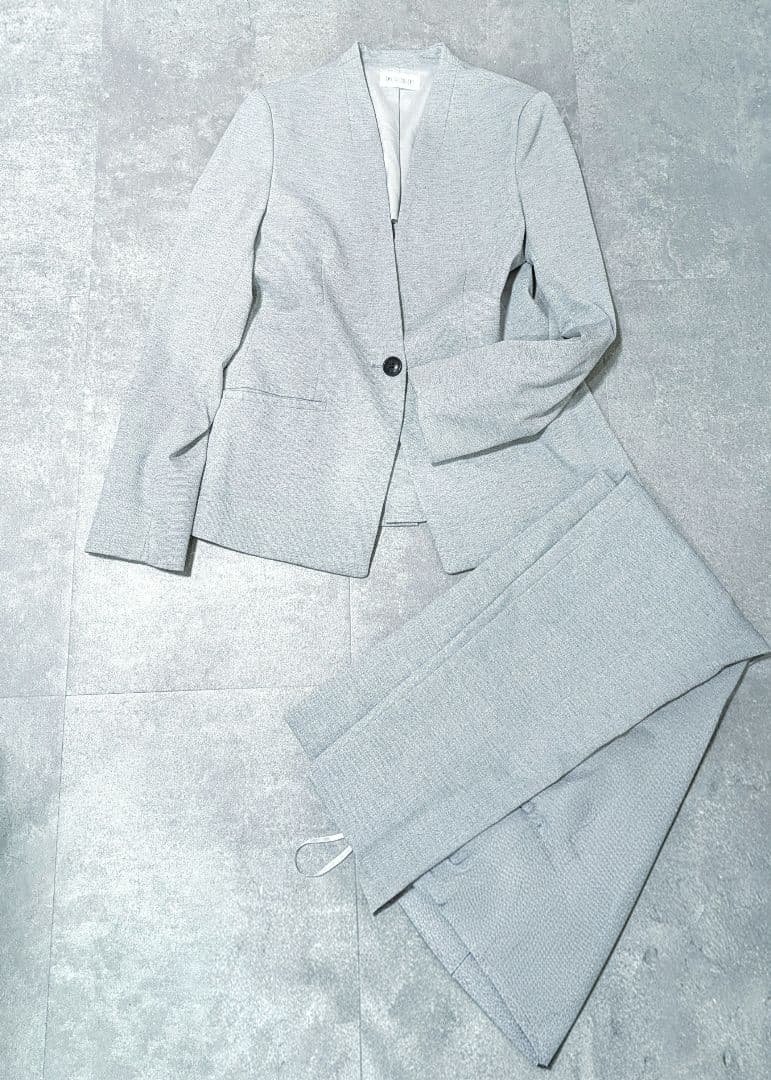 PLST プラステ セットアップスーツ ノーカラー グレーリネン 混PLST