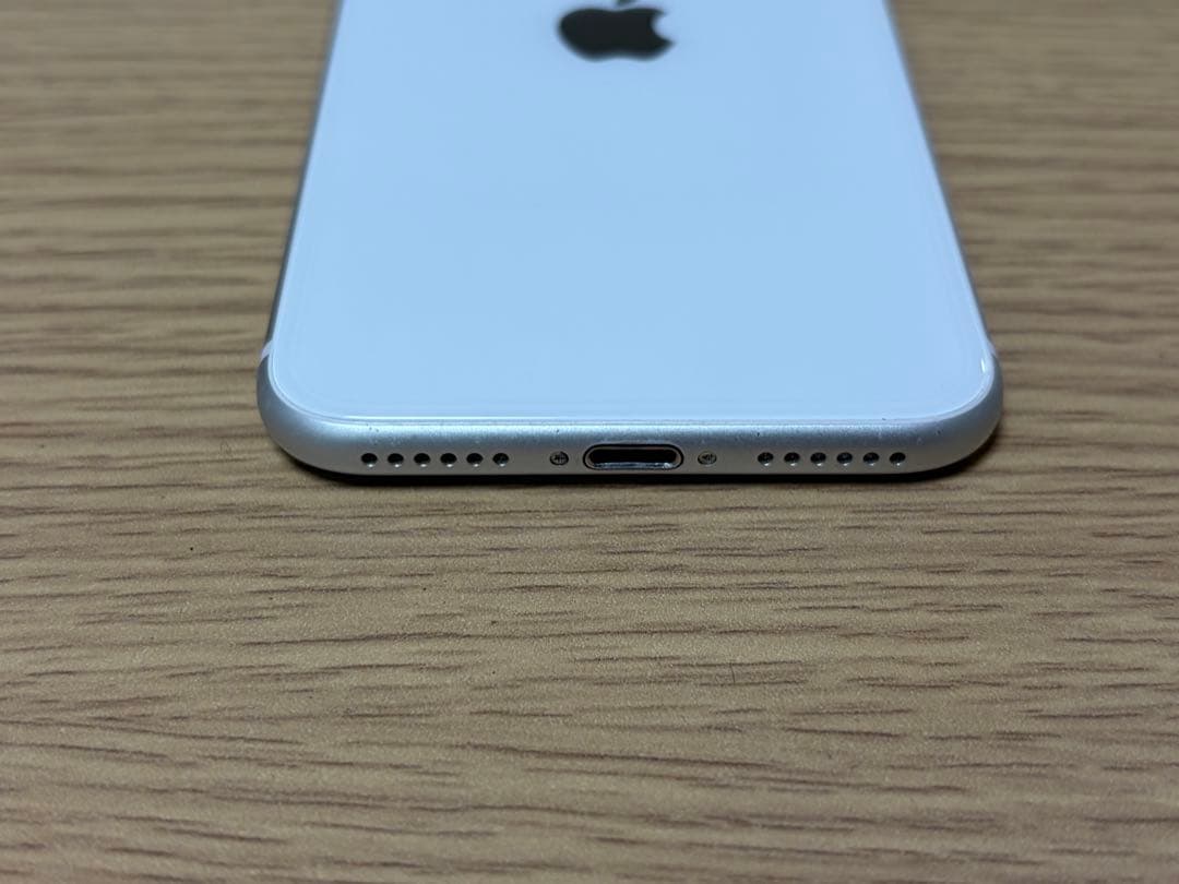 ジャンク】iPhone SE (第3世代) ホワイト 本体 - メルカリ